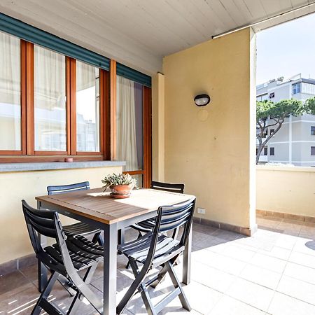 Two-Levels Apartment With Terrace And Parking เวียเรจโจ ภายนอก รูปภาพ