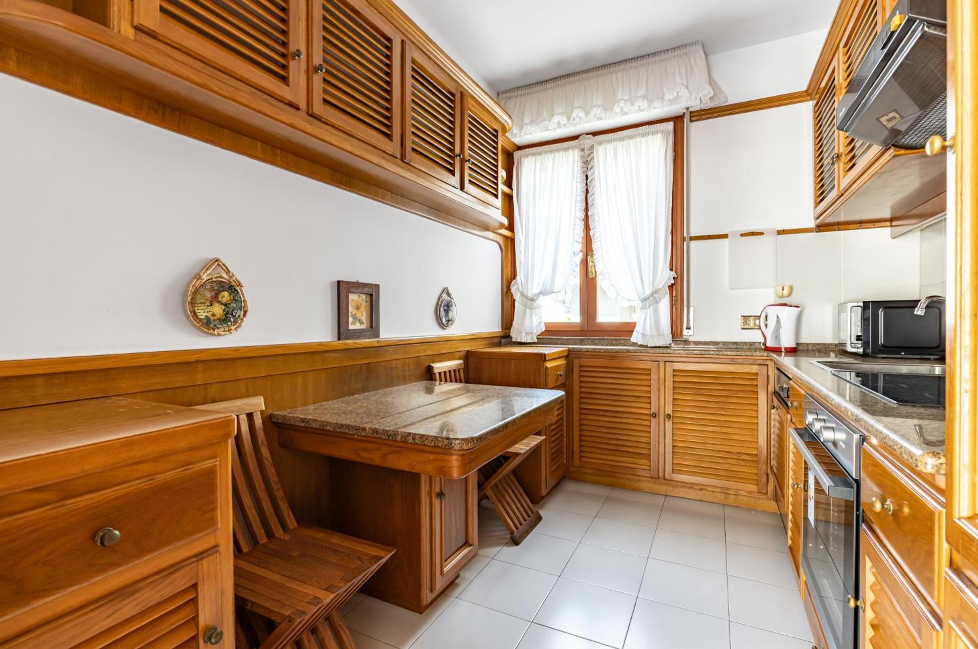 Two-Levels Apartment With Terrace And Parking เวียเรจโจ ภายนอก รูปภาพ