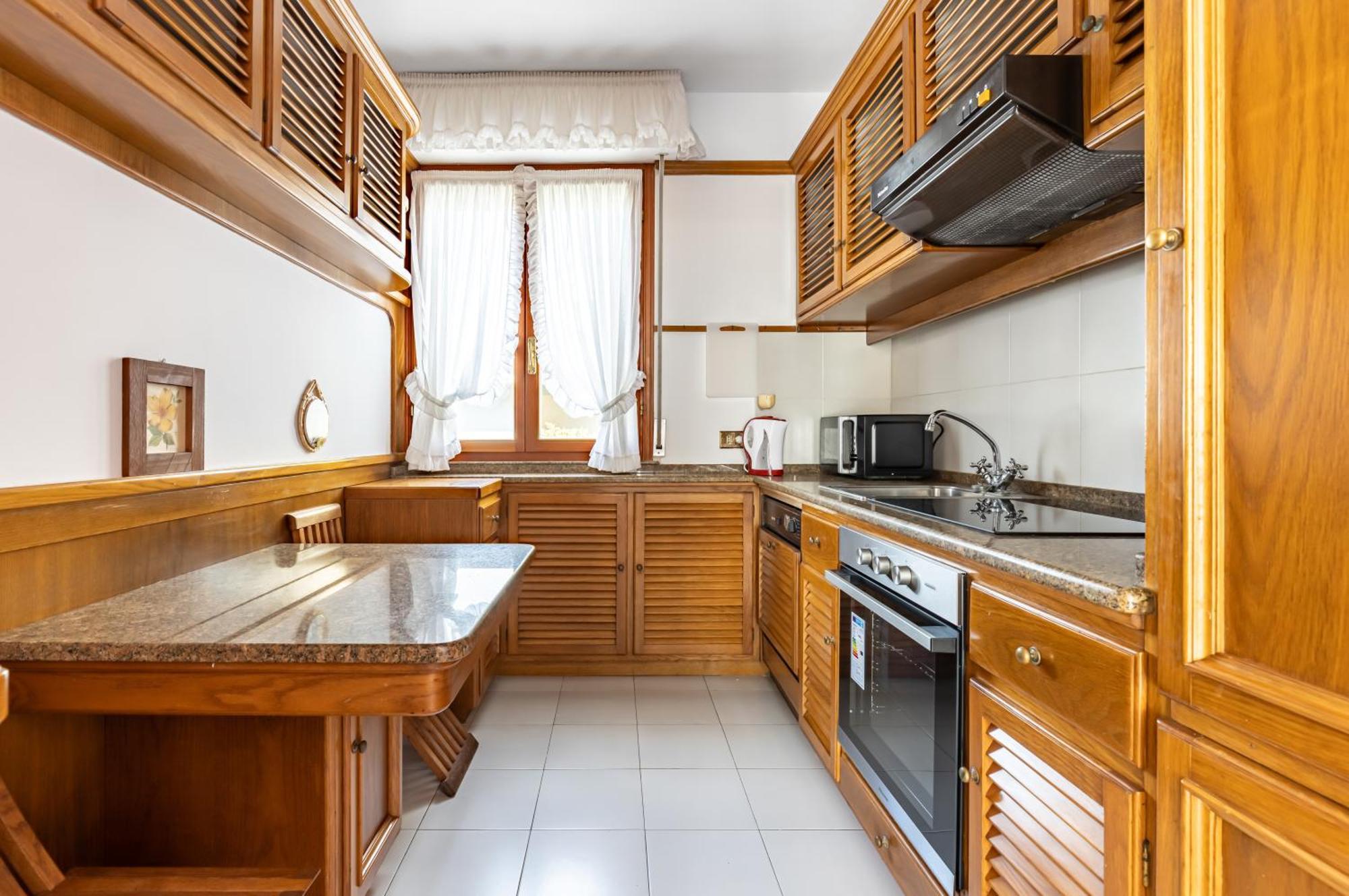 Two-Levels Apartment With Terrace And Parking เวียเรจโจ ภายนอก รูปภาพ
